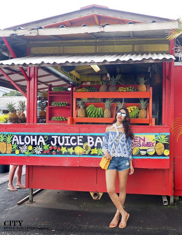 City style and living magazine style fashion blogger Kauai billabong denim shorts