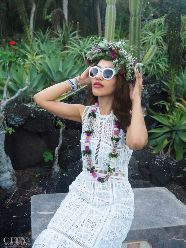 City style and living magazine style fashion blogger Kauai Rebecca taylor lace dress
