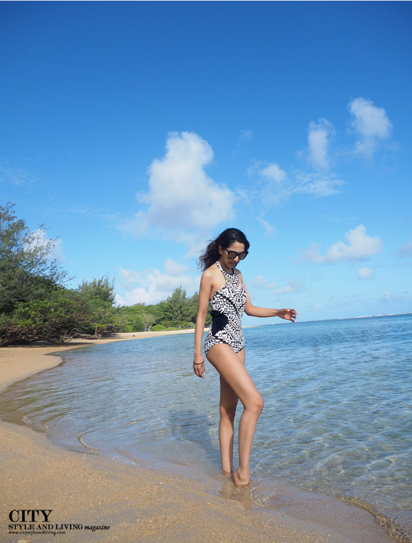 City style and living magazine style fashion blogger Kauai Pacific Ocean Seafolly swimsuit