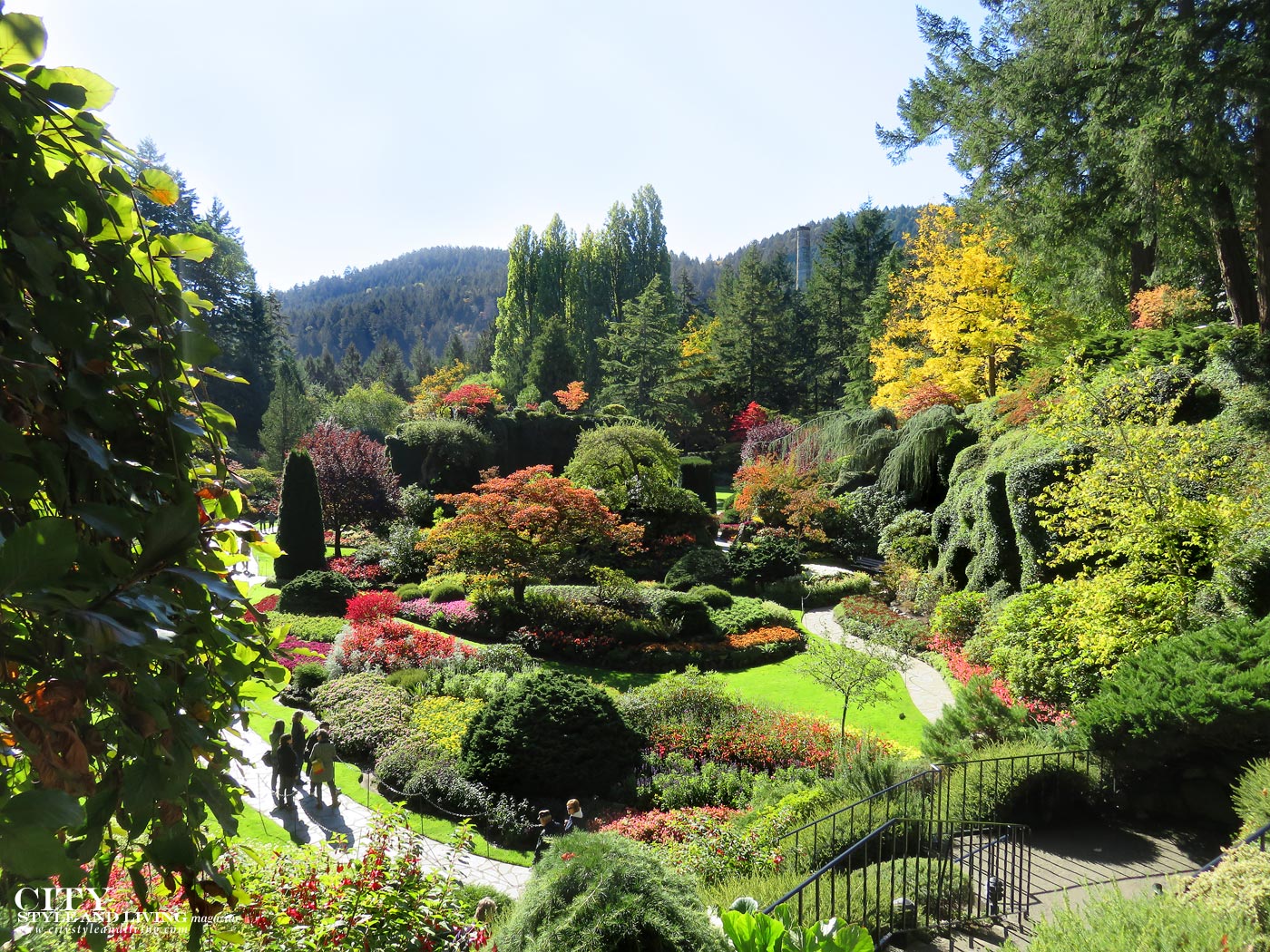 City style and living magazine Editors Notebook style fashion blogger Shivana M Butchart Gardens Sunken Garden_watermark