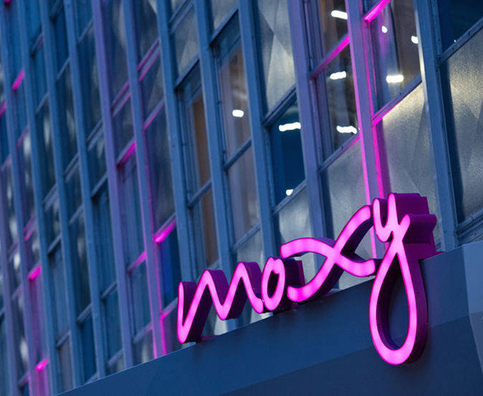 City Style and Living Moxy New Orleans Exterior Neon sign